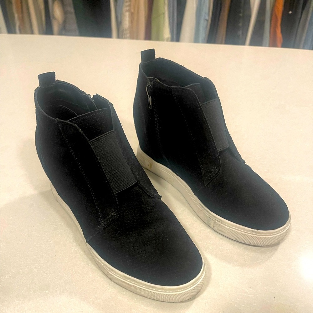 Wedge shoes